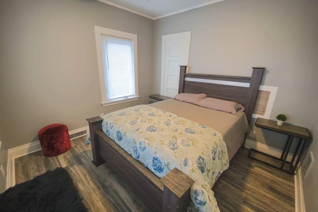Quaint 3br 1 Bath Near Apartment Niagara Falls