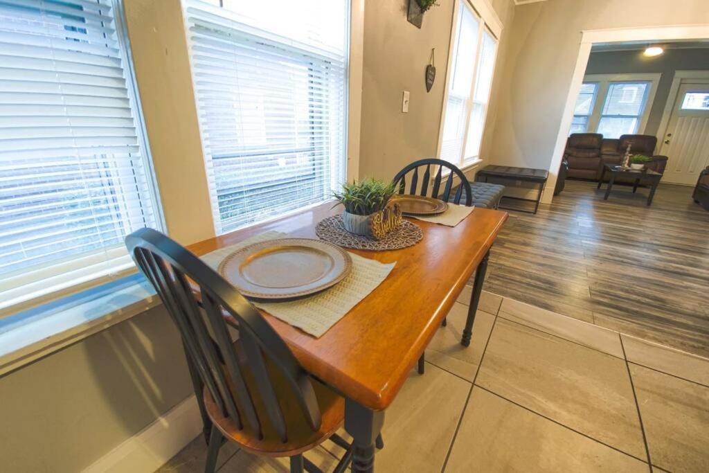 Quaint 3br 1 Bath Near Apartment Niagara Falls