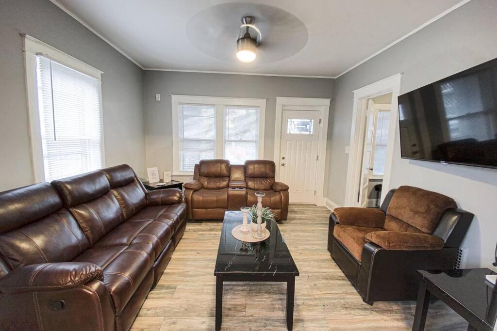 Apartment Quaint 3br 1 Bath Near *